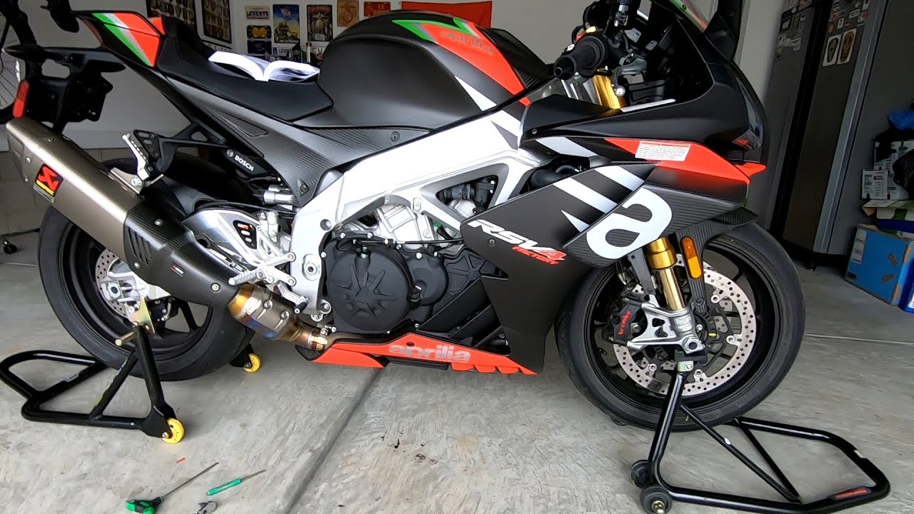 Aprilia RSV4 Factory - How to change oil