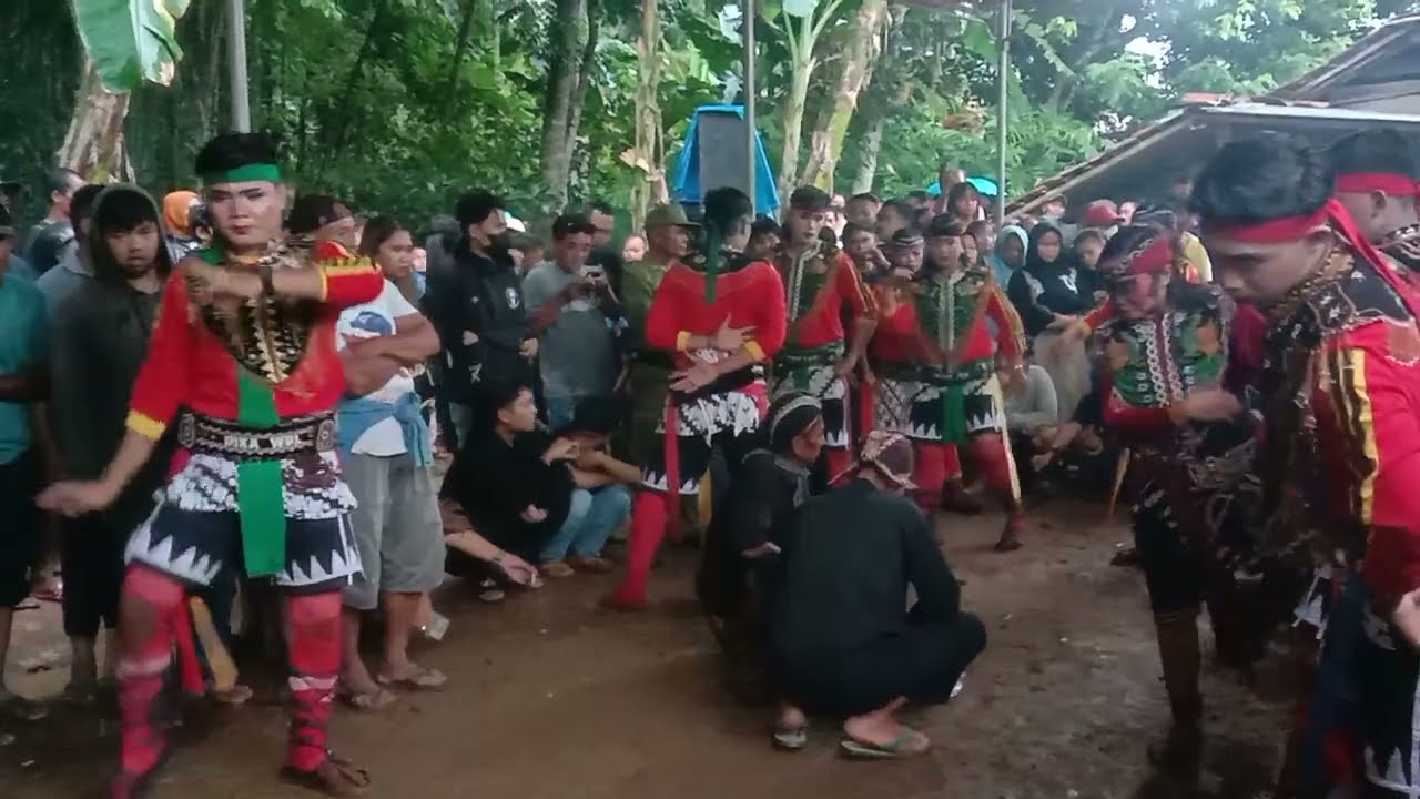 Penyembuan Ebeg wahyu dika laras live kracak ajibarang