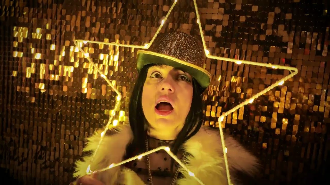 Glitter Kick - Go Go Bethlehem