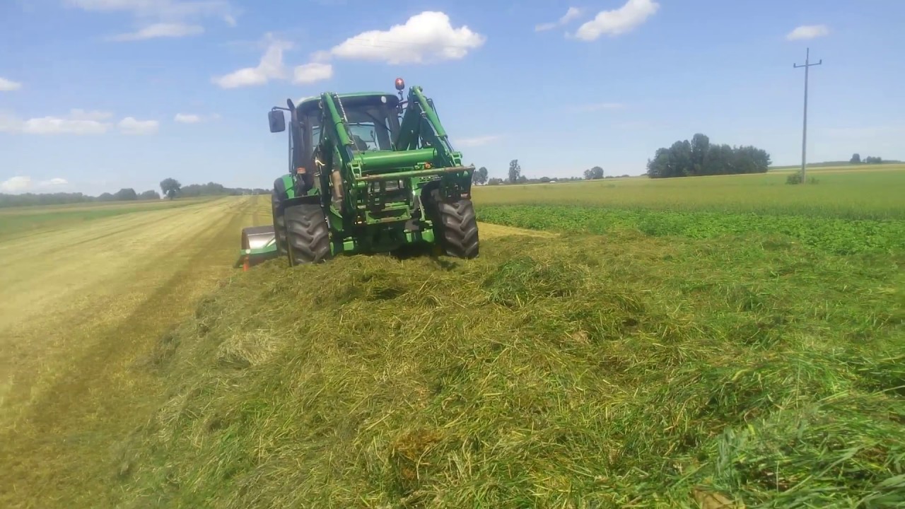 Sianokiszonka 2017 w pryzmę  || Gr Szymański || 3x John Deere  || Massey Ferguson || Class