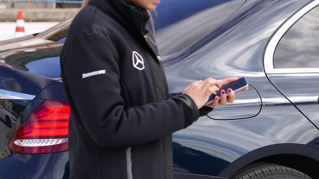 2017 Mercedes-Benz New E-class Remote Parking Pilot Demonstration