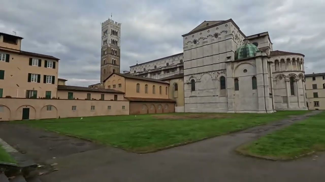 A WALK AROUND LUCCA ITALY - Timelapse