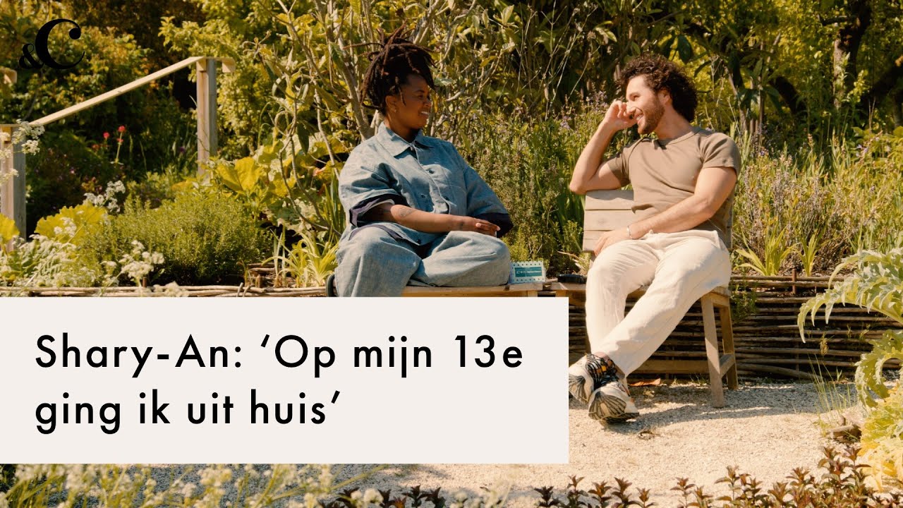 Diego González-Clark pinkt een traantje weg als Shary-An haar liedje zingt - &C