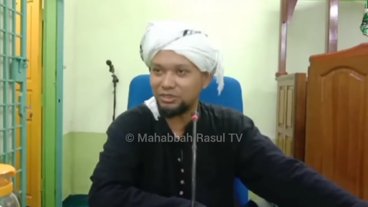 Apa Itu Merisik? (Dengar Molek)