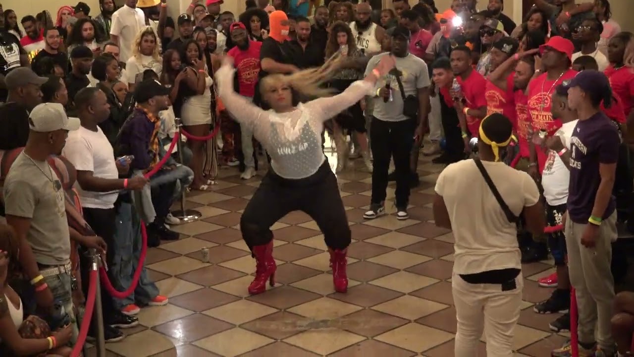 FEMALE FIGURE PERFORMANCE PRT1 @STRAIGHT OUTTA BALLROOM 7- “The Family Reunion”