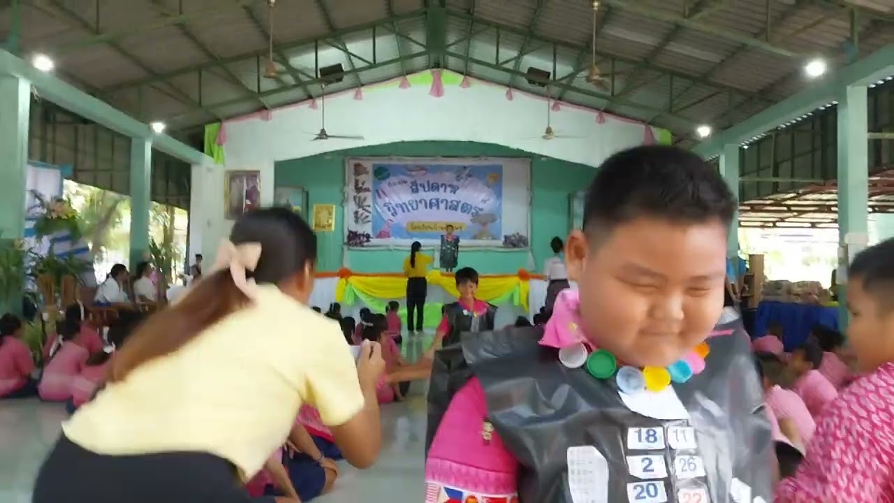 ชุดรีไซเคิล กิจกรรมสัปดาห์วิทยาศาสตร์ โรงเรียนบ้านค้างพลู ปีการศึกษา 2567