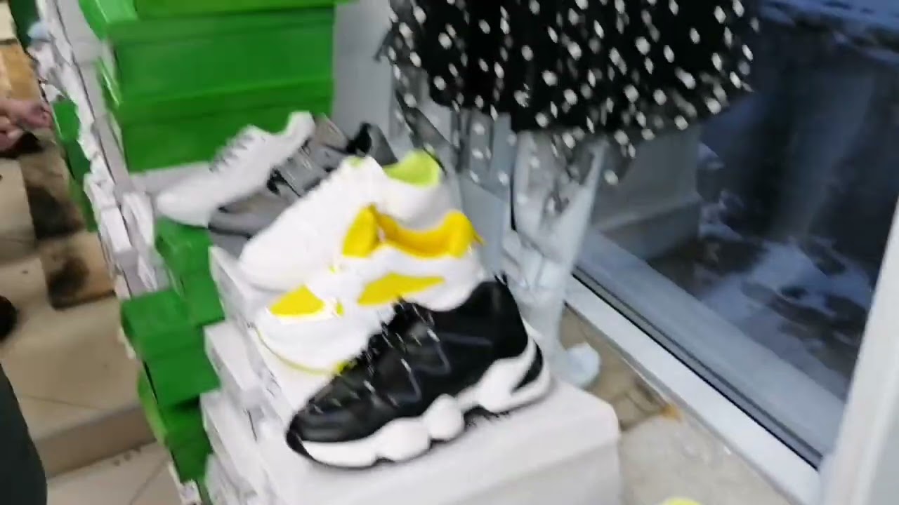 precios de zapatos en lublinó. Moscú Rusia bien baratos