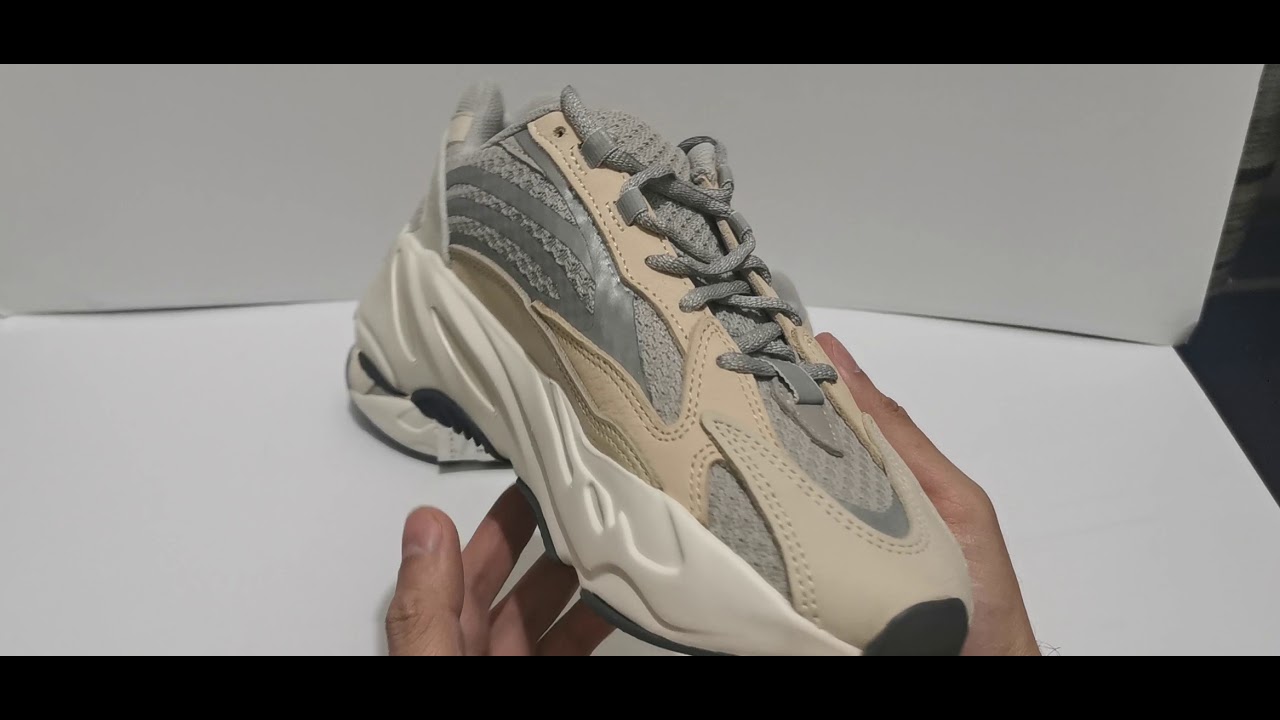 Yeezy Boost 700 V2 Cream unboxing