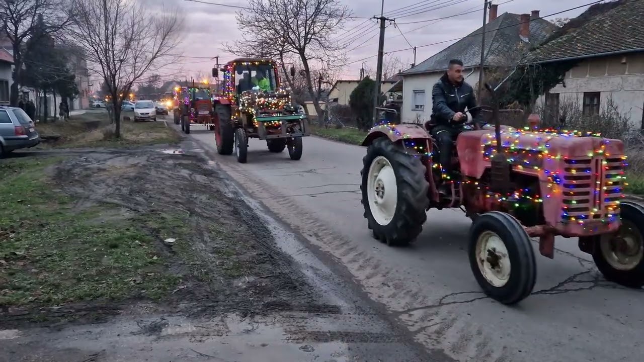 Mikulás Traktoros felvonulás 2024 Weihnachtsmann-Traktorfestival