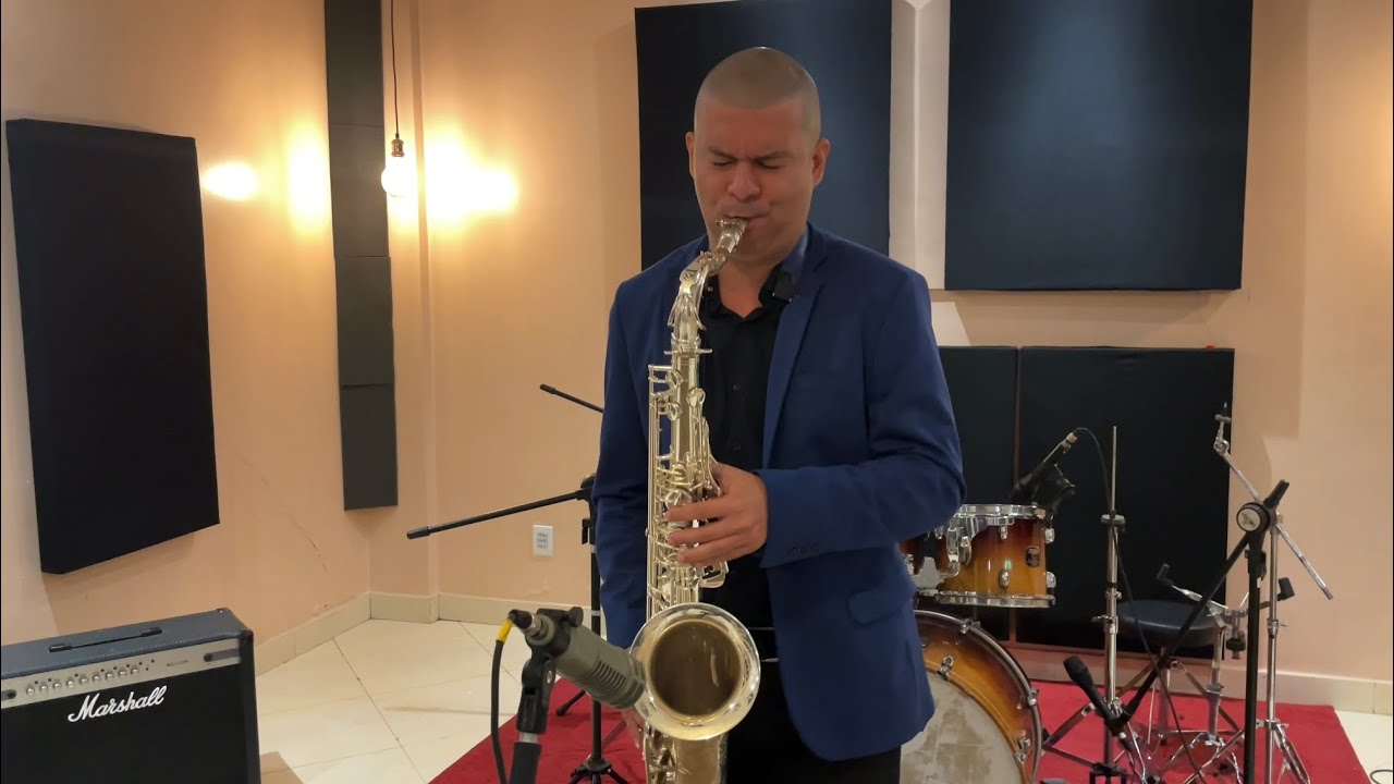 NADA PODE CALAR UM ADORADOR - EYSHILA (Diego marinho sax cover)