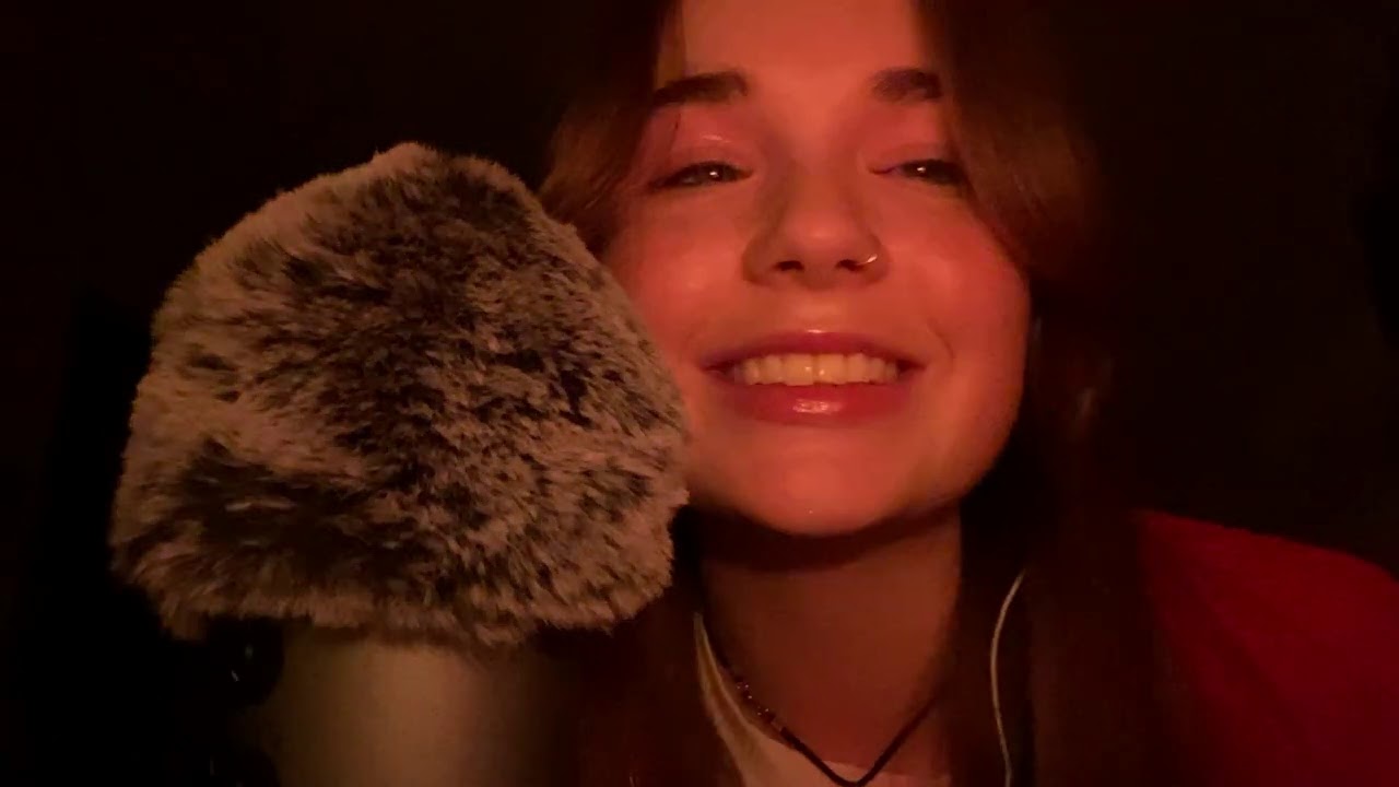ASMR MOUTH SOUNDS AND INAUDIBLE WHISPER (subtitulos español)