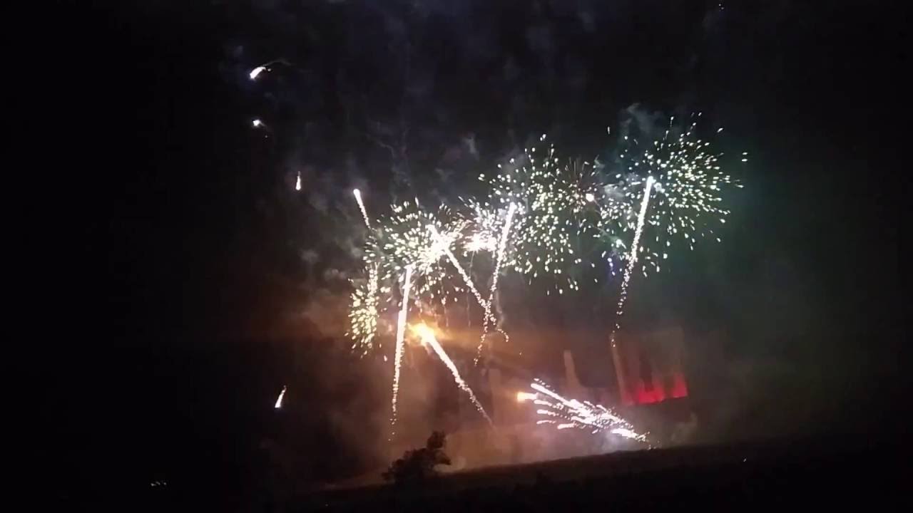 Kenilworth Castle Fireworks: Bonfire Night 2016