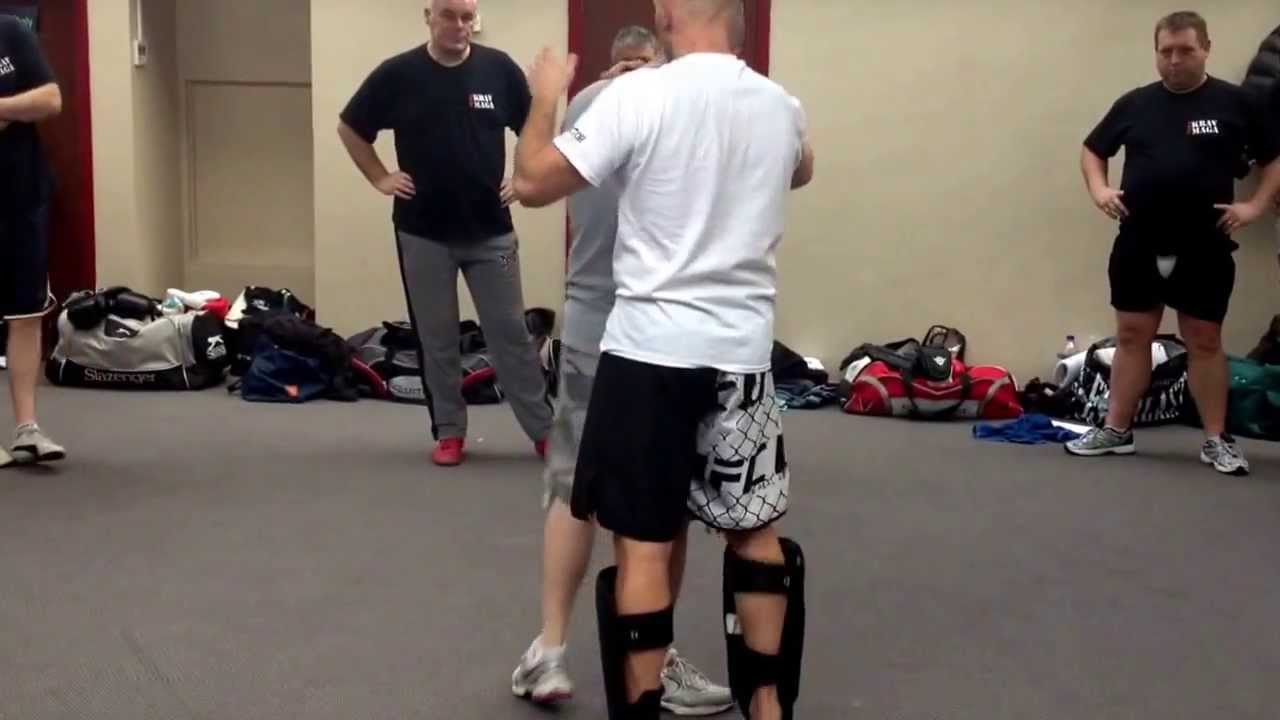 Great choke in street fight - MMA Krav Maga - Ricky Manetta