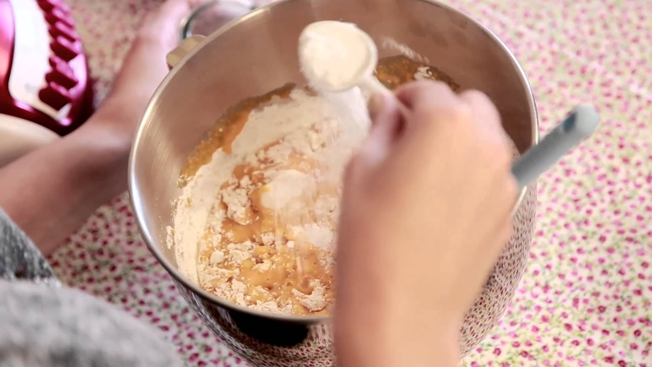 BOLO DE CENOURA com Cobertura de CHOCOLATE | Receita #56 TORRADA TORRADA