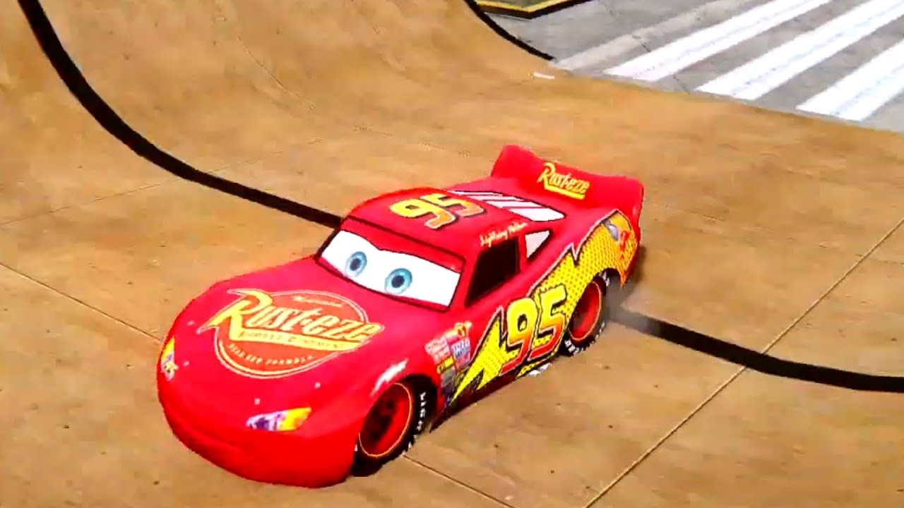GTA IV lightning mcqueen dinoco vs rayo lightning mcqueen ramp jumps