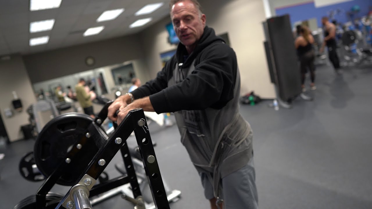Pit Shark Belt Squat (How To Use It)