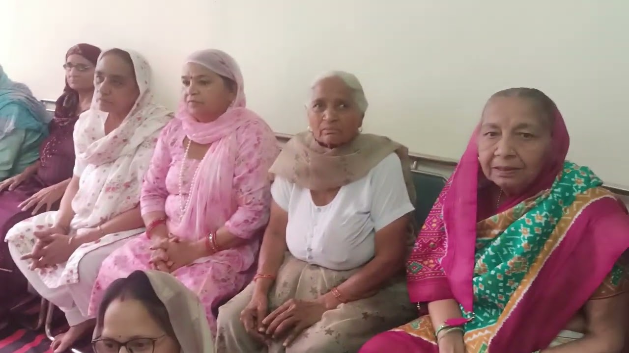 उषा कीर्तन मंडली दिल्ली बवाना यह कीर्तन किया अपने पड़ोस में ईश्वर कॉलोनी में
