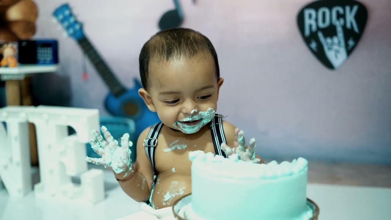 Aarav's First Birthday Photoshoot - Cake Smash & More!