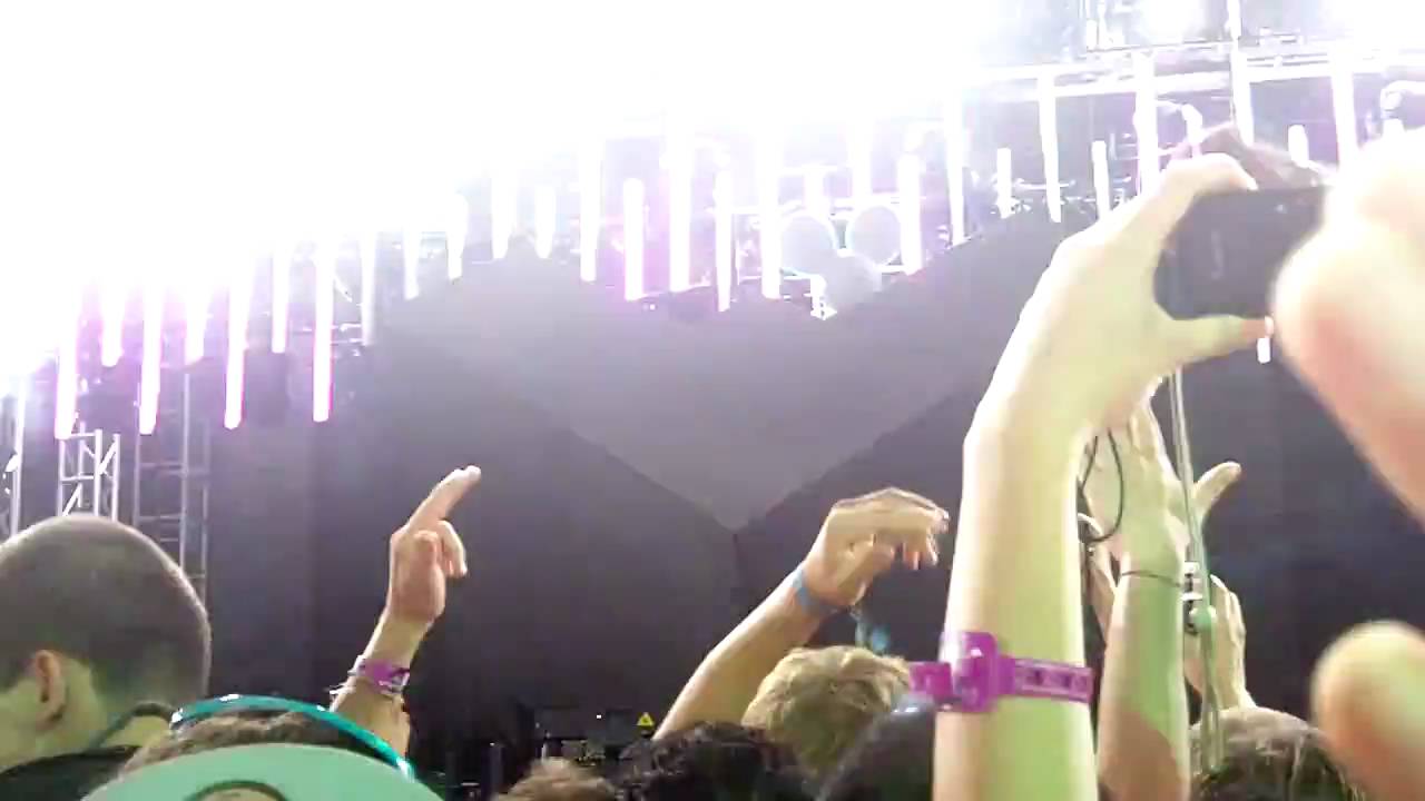deadmau5 - Sofi Needs A Ladder (Coachella 2010)