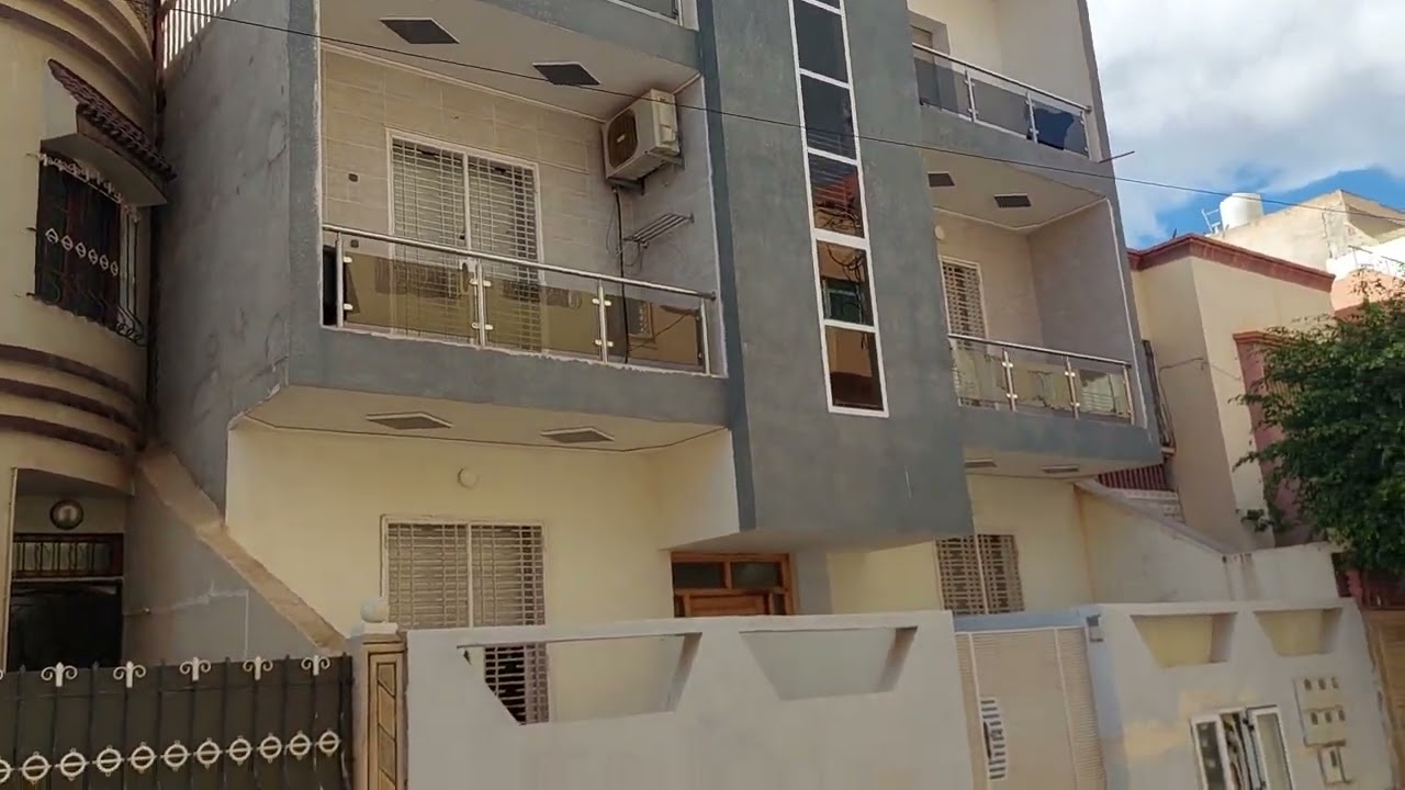 شقة للبيع بالسعيدية محفضة تبعد عن البحر 5دقاق علا الاقدام لمن يهمه الامر0668836377عند العلوي