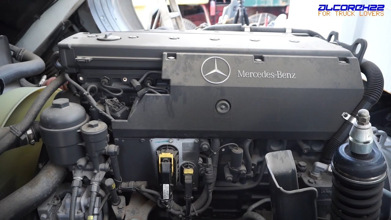 Mercedes-Benz OM926 LA Engine View