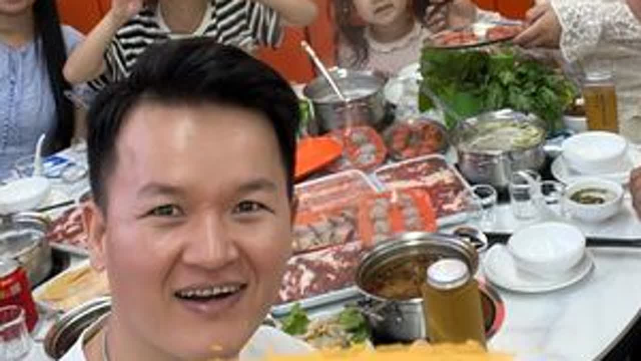 二哥长了一张吃货的嘴#vlog日常 #记录生活 #美食 #记录我的生活