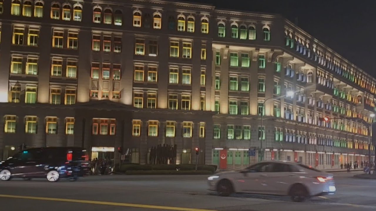 Walking at Night /Singapore