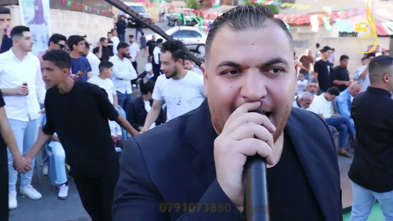 #شفتو يتمشى بشارع حرجله عمجوز القرم قاعد يتجلى الفنان : محمد زياد