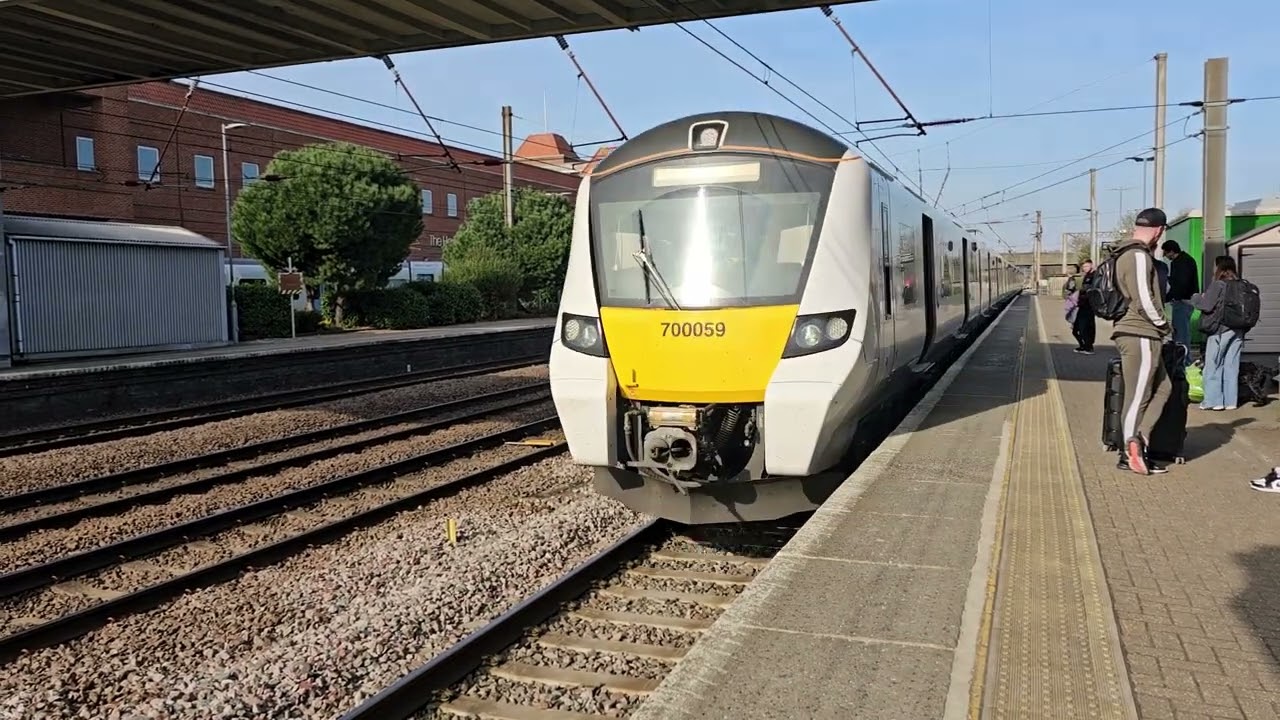 Thameslink Class 700 - 700059 arriving Welwyn Garden City on 08/03/25