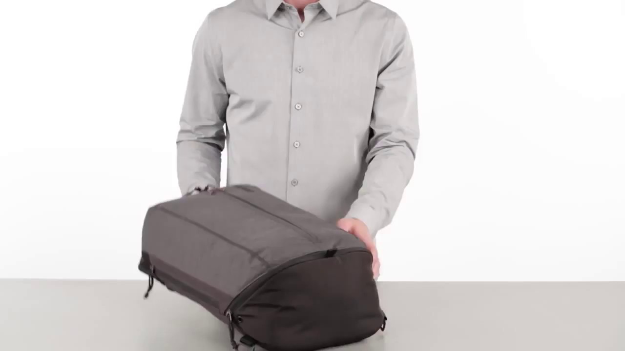 Thule Vea 21L Backpack at Readi Set Go