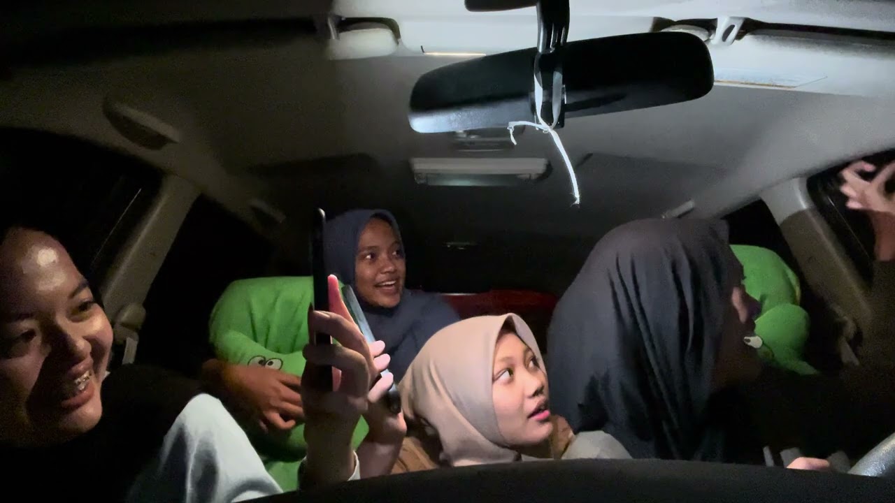 drive thrue rumah hantu