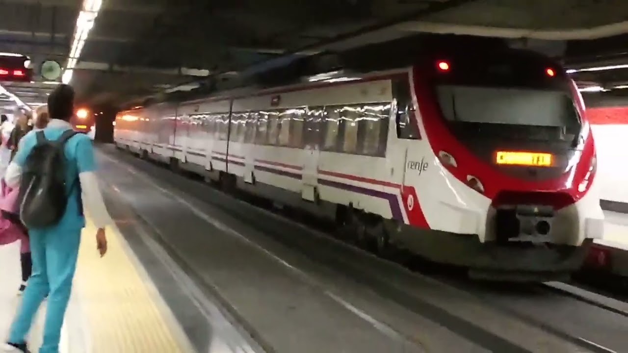 Trenes renfe cercanías en Nuevos Ministerios