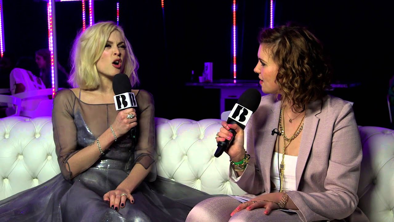 Georgia LA with Fearne Cotton | Backstage at The BRITs 2014