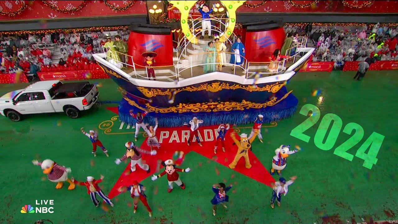 Выступление на плавучей платформе Disney Cruise Line «Волшебство встречает моря» на параде в чест...