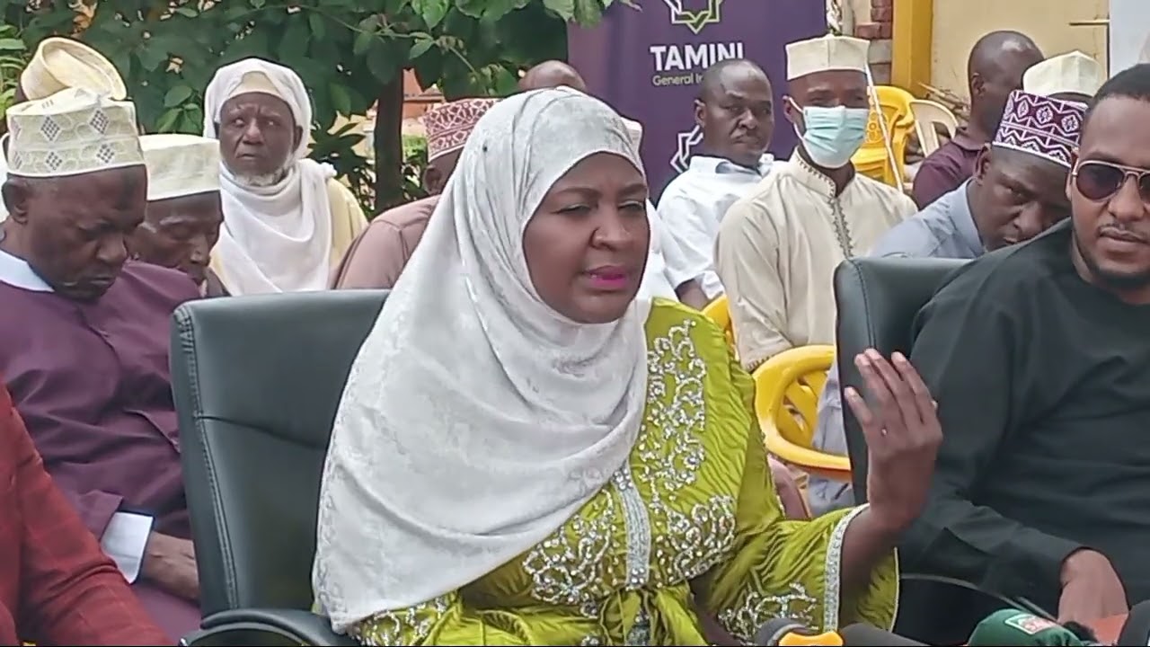 Hajjati Namyalo Uzeiye asisinkanye Bama sheikh abasaziiza mu mizigiti kunsoga z'okutongoza Yinsuwa 