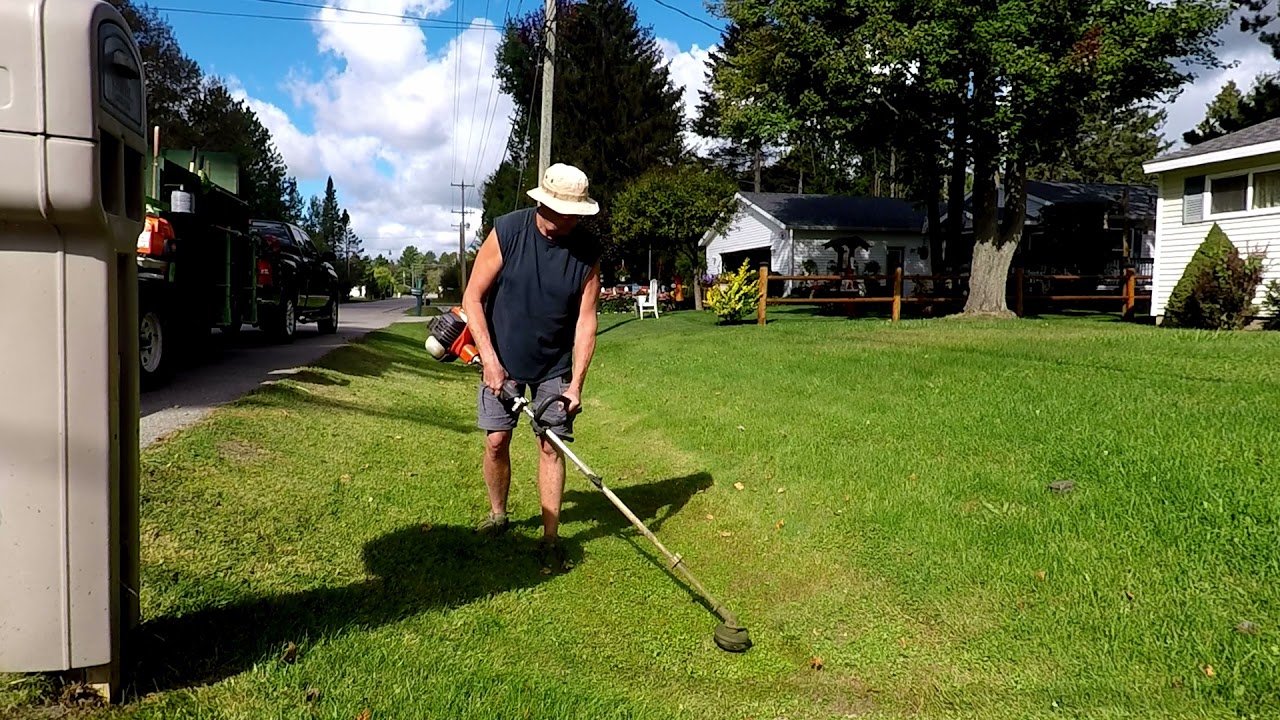 Weed Eating a Ditch oddly satisfying