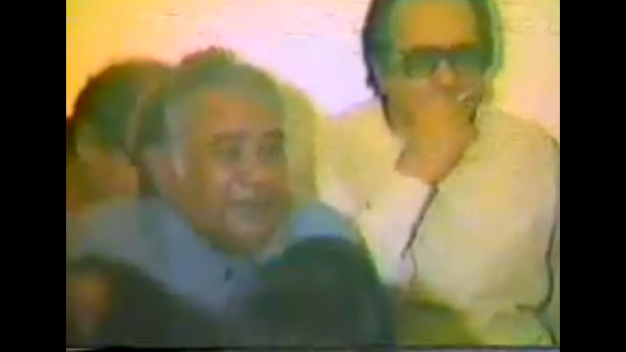 Saleem Ahmed recites his ghazal     دِل کے اندر درد آنکھوں میں نمی بن جائیے