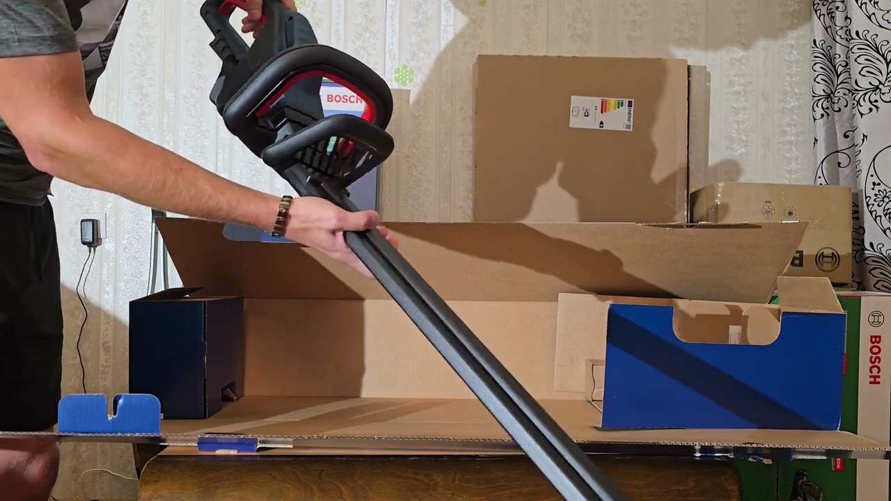 4К Распаковка Bosch GHE 18V-60 проффесионального аккумуляторного кустореза на 18 Вольт.