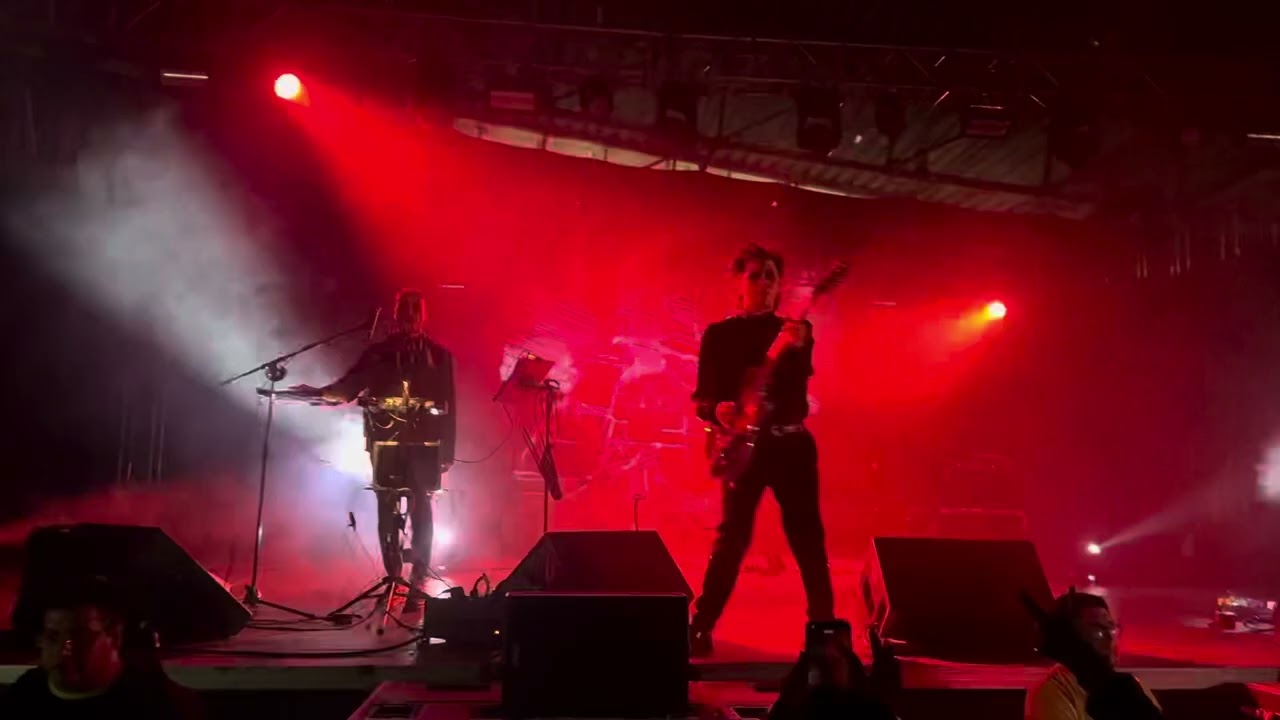 She Past Away - Asimilasyon en vivo Pabellón Oeste 2026