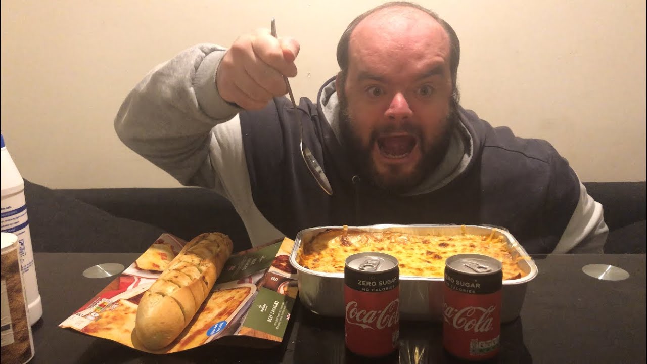1.5kg lasagne mukbang reading my roasts challenge