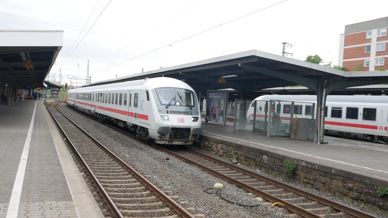 Eisenbahnverkehr in Köln Mülheim Mit Br 111 101 406 403 442 422 423 402 401 412 462 185 482 146 218