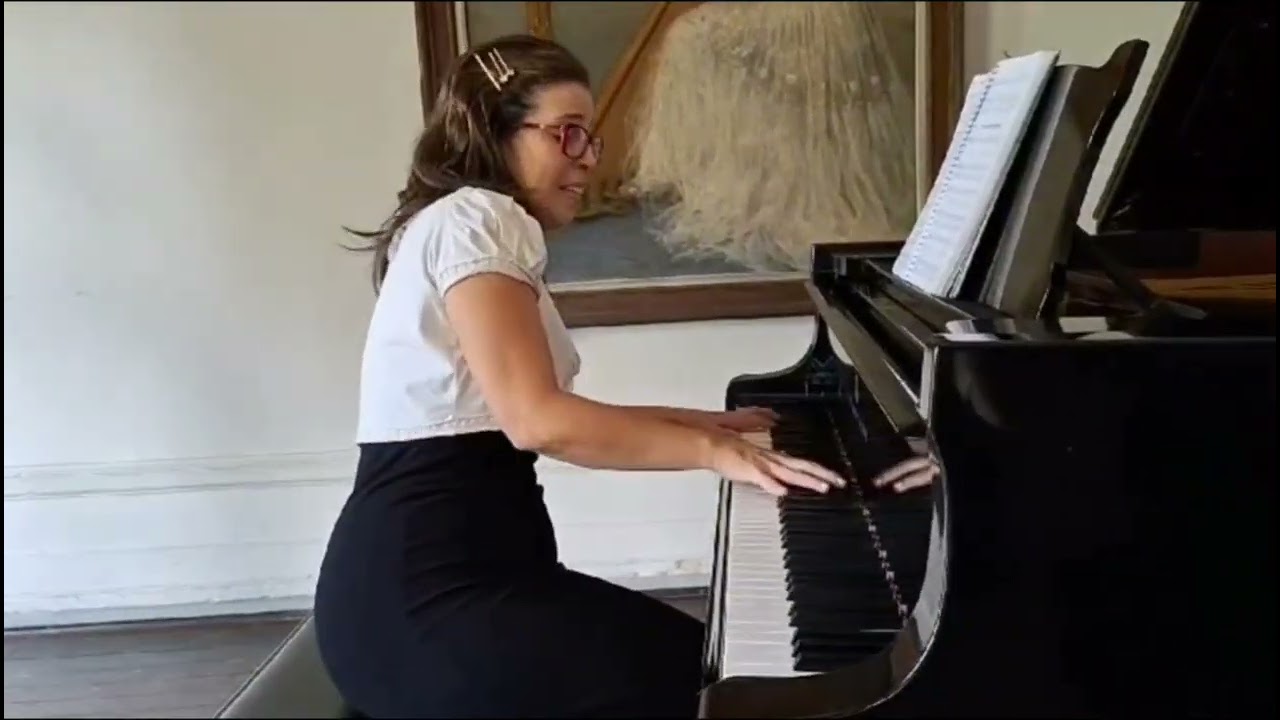 Hino 260. Sou servo inútil. Hinário 5. Performance musical ao Piano, explorando as nuances sonoras.
