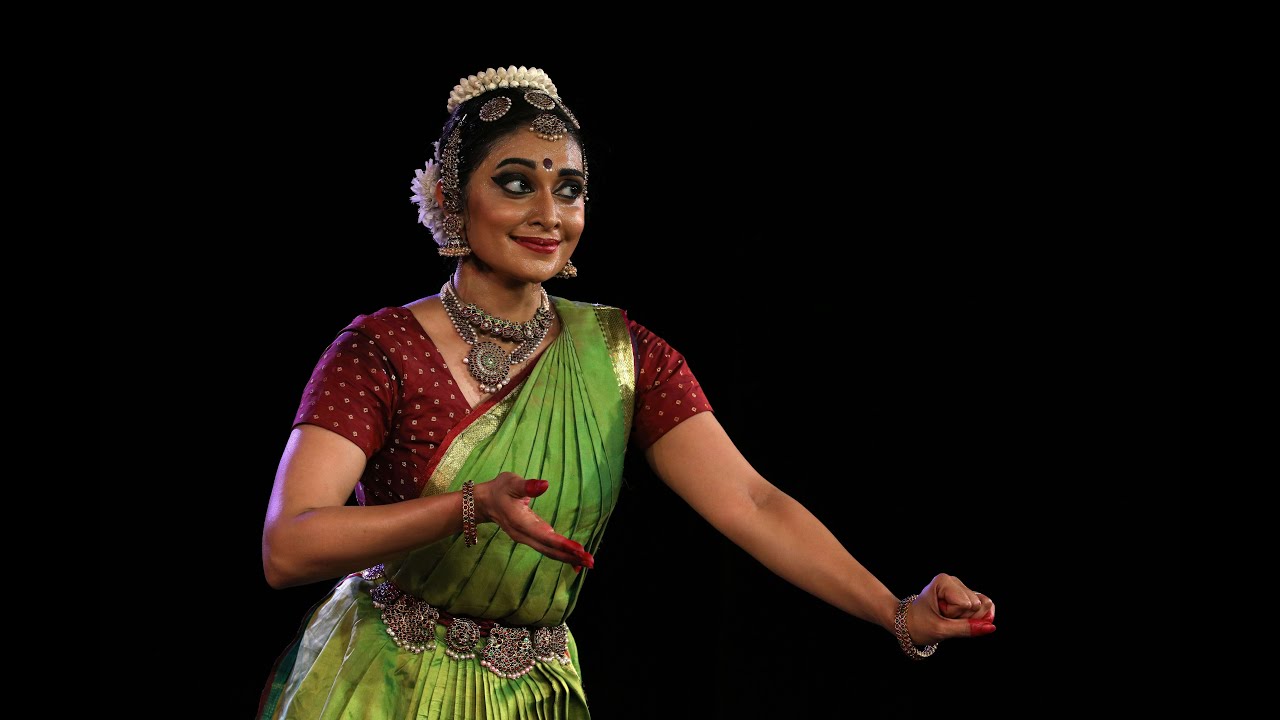 Ananda Bhairavi Varnam - Sakhiye Inda velaiyil | Krishna Gana Sabha 2024 | Divya Ravi