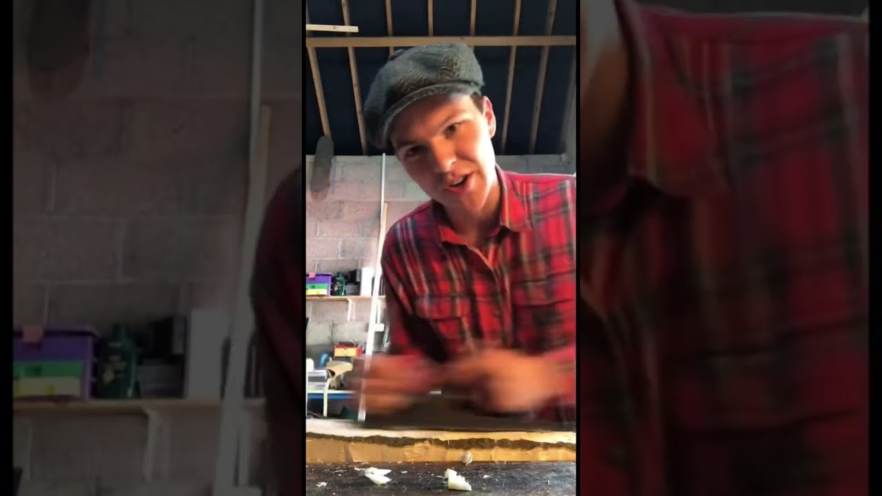 Squaring green wood with hand tools #woodworking #shortvideo #satisfying #axecraft