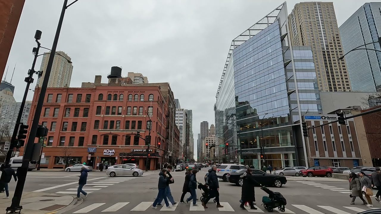 Illinois Street Downtown Chicago 4K