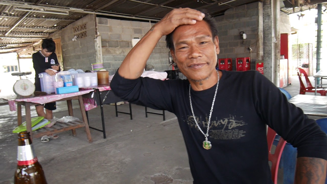 กินหมูกะทะร้านแป๋วเนื้อย่างในอําเภอยางตลาดครับ