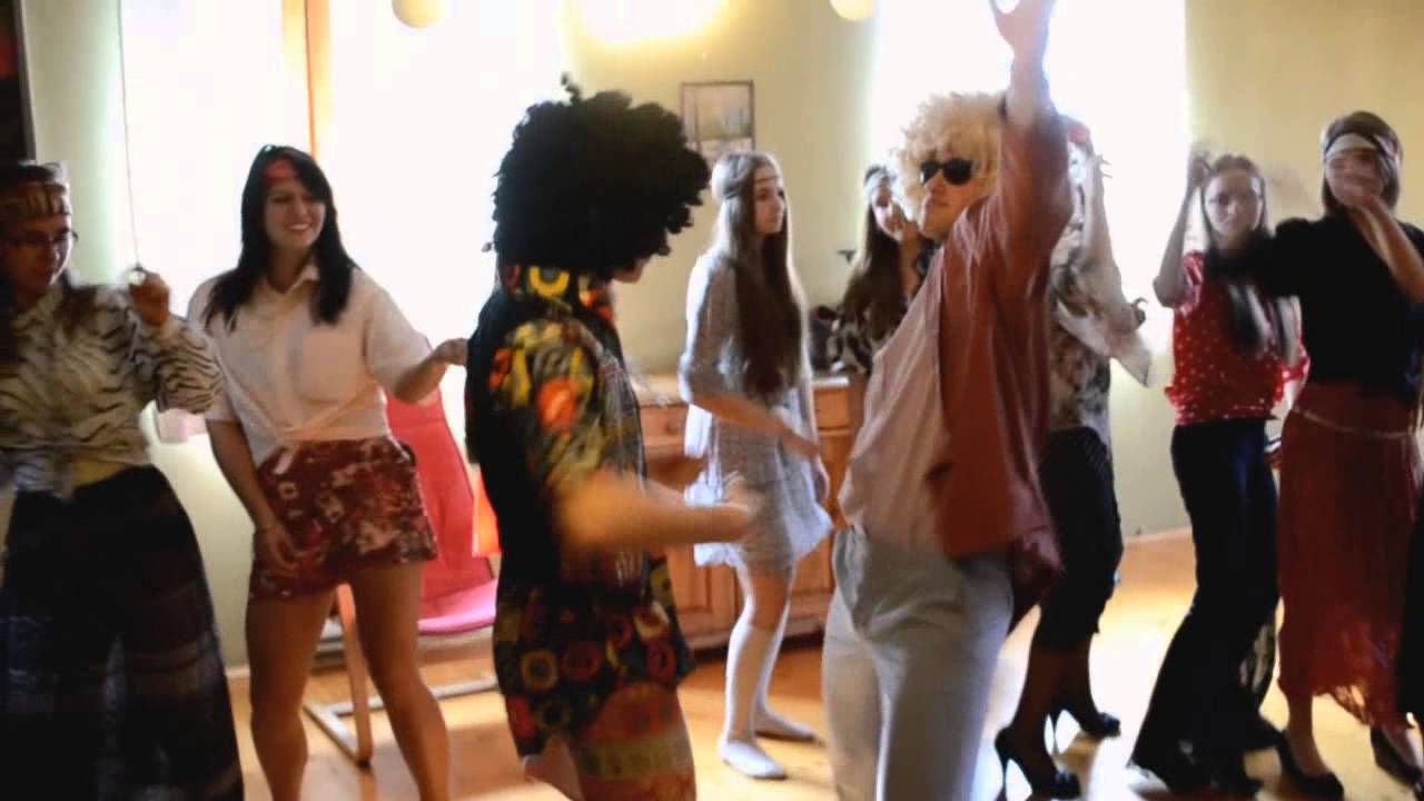 Klasa 1B: ABBA - Dancing Queen [Otrzęsiny 2013 - III LO w Bielsku-Białej]