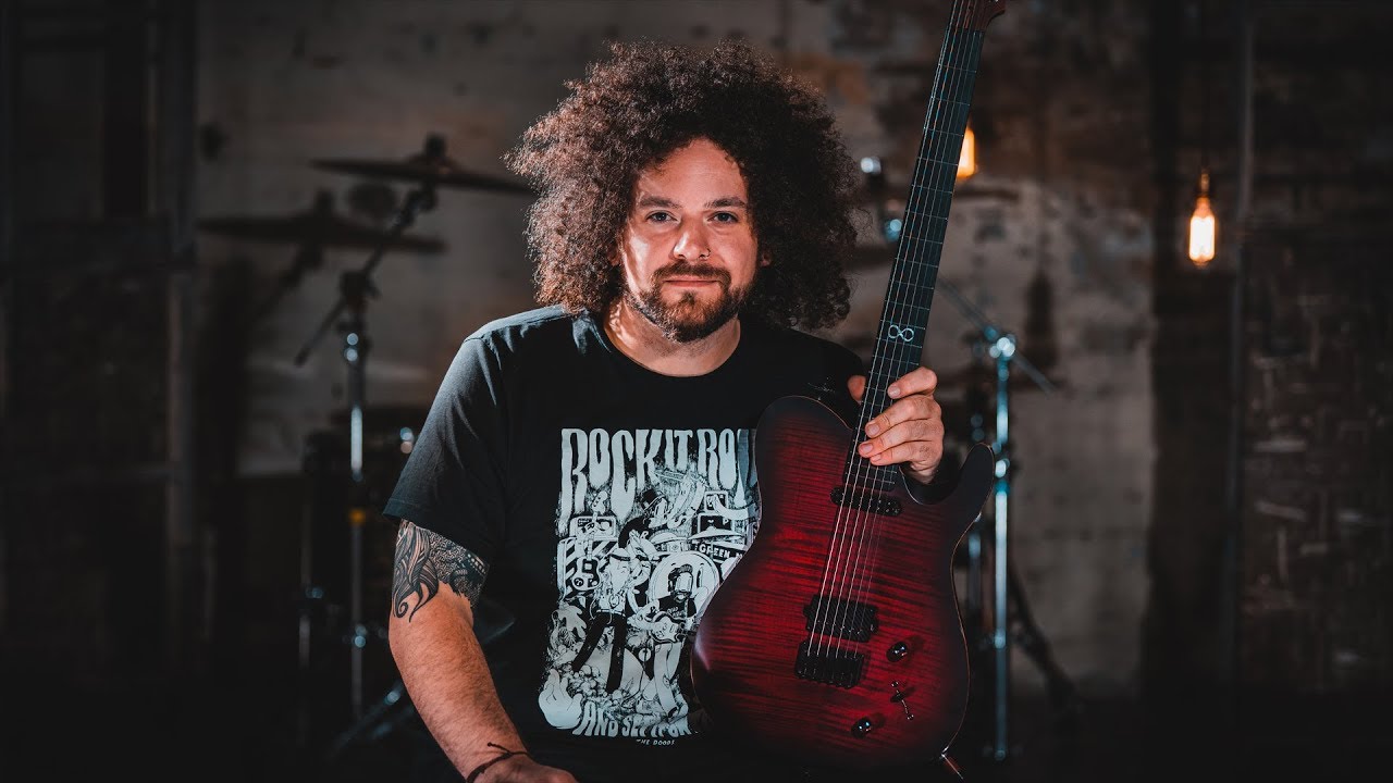 Learn to play guitar with Rabea Massaad | Musicisum