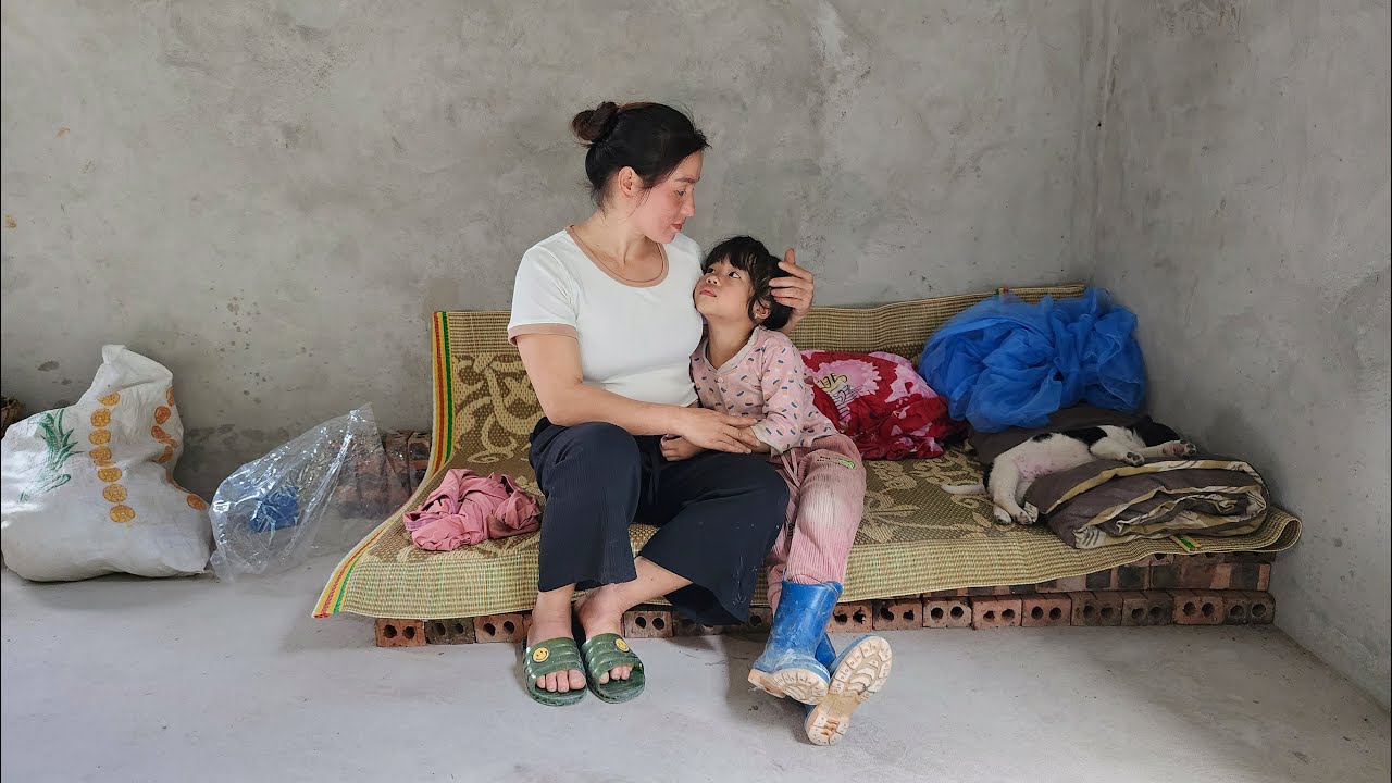 The poor girl received help from Ms. Khe to move to a cleaner place, buy things and clean the house.