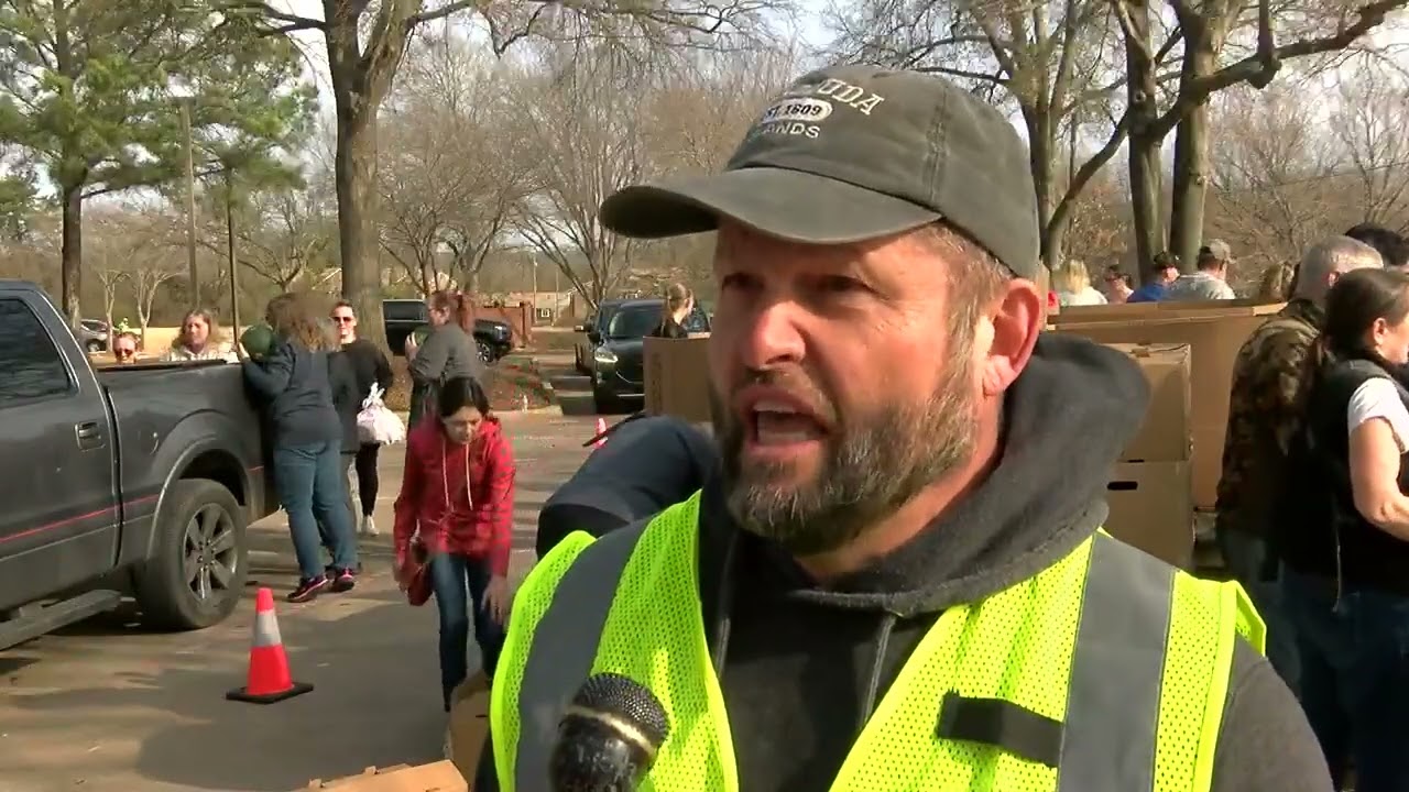 Tyler church hosts mobile food pantry